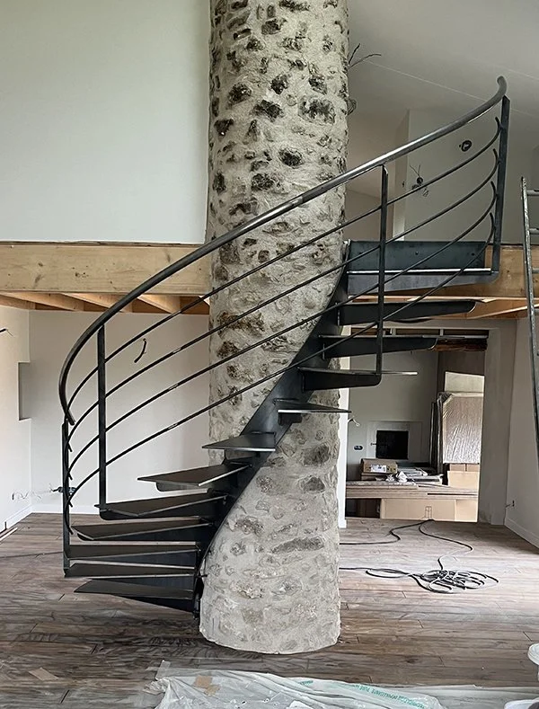 Escalier métallique design moderne en acier